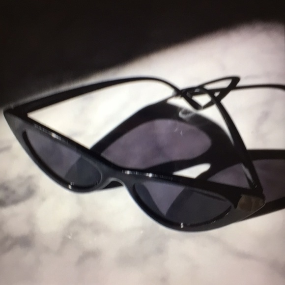 New Elegant Cat Eye UV400 Sunglasses/New - Picture 2 of 4